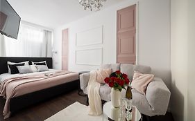 New Metropolis 2-Bedroom Suite 900M To Central Station With Air-Conditioning